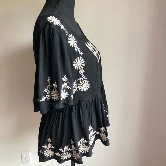 Embroidered Black Blouse - Picture 5 of 12